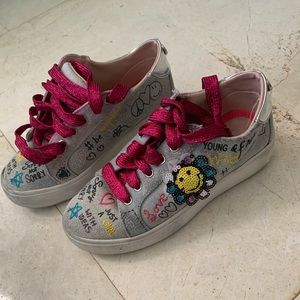 Steve Madden - Girls Sneakers - smiley flower  S13